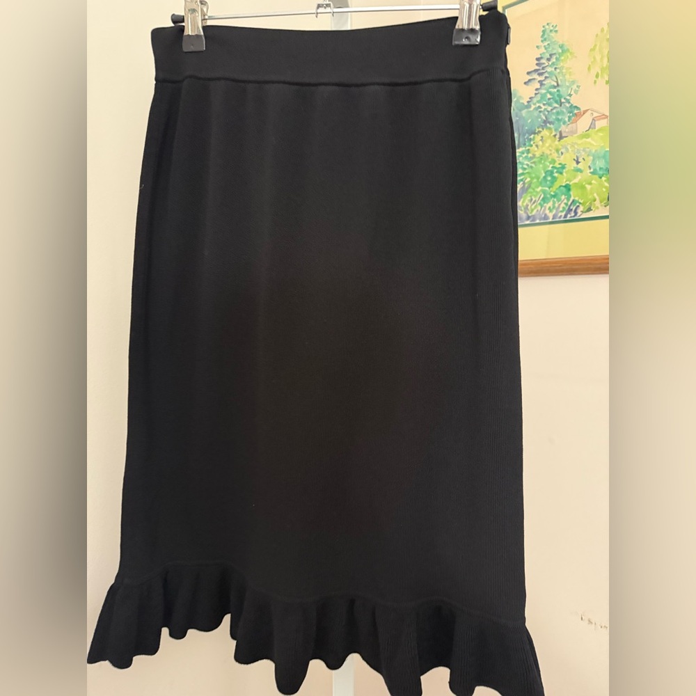 Damaged BCBG Maxazria Ruffled Bottom Skirt. Good Preloved. Size Small. Black.